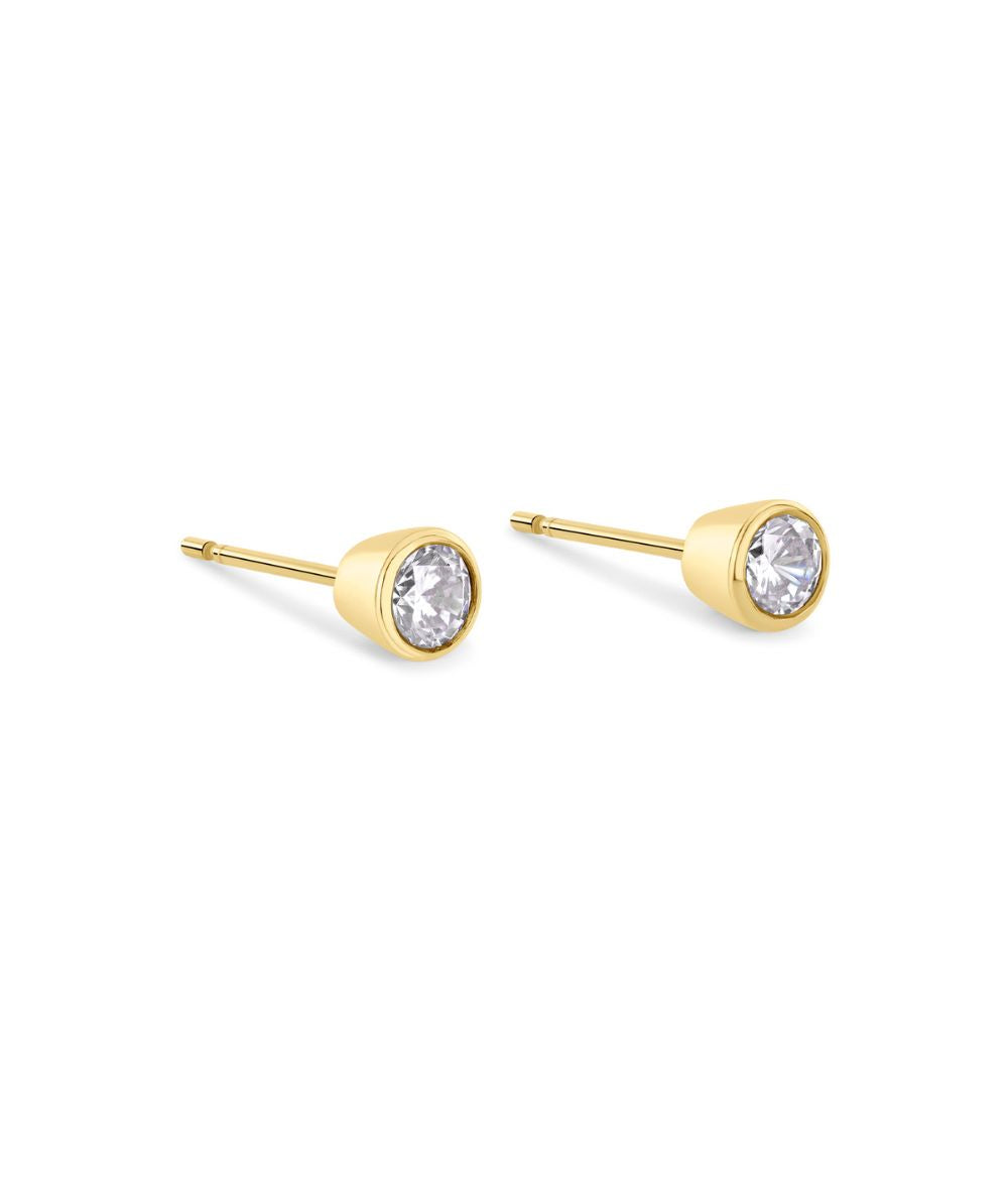 Yellow Gold Round Brilliant Cut Diamond Stud Earrings